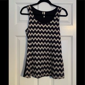 Studio Y Metallic Thread Tank Top Size Medium